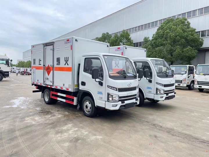 躍進福運爆破器材運輸車