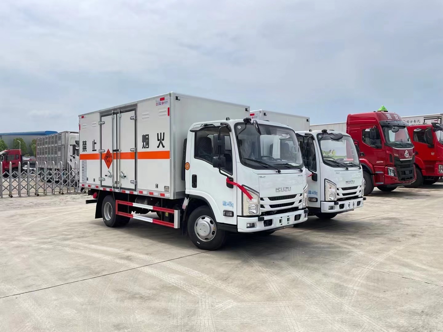 五十鈴藍牌4.15米爆破器材運輸車