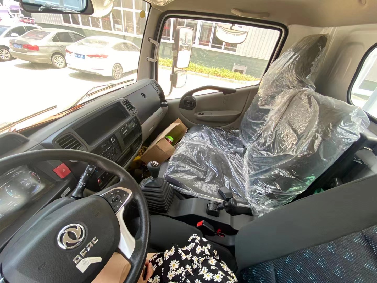 東風多利卡3.8噸炸藥車