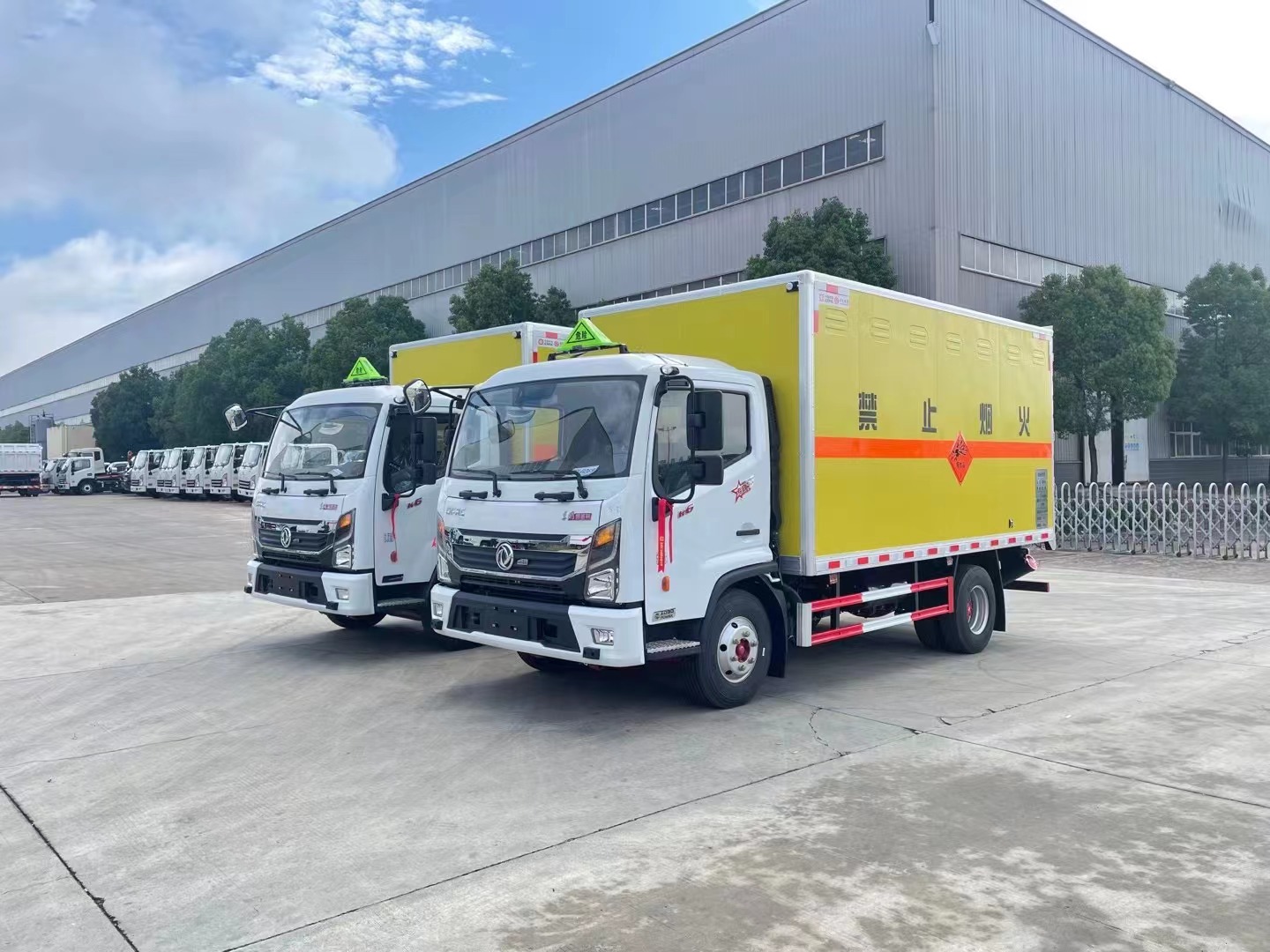 東風凱普特4.3米5噸爆破器材運輸車