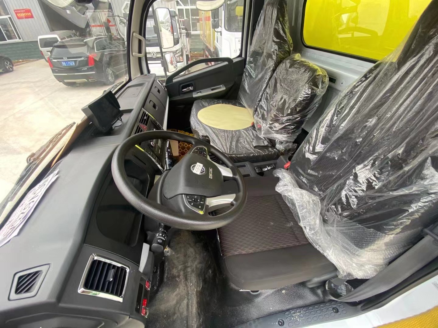 東風(fēng)多利卡7噸民爆車