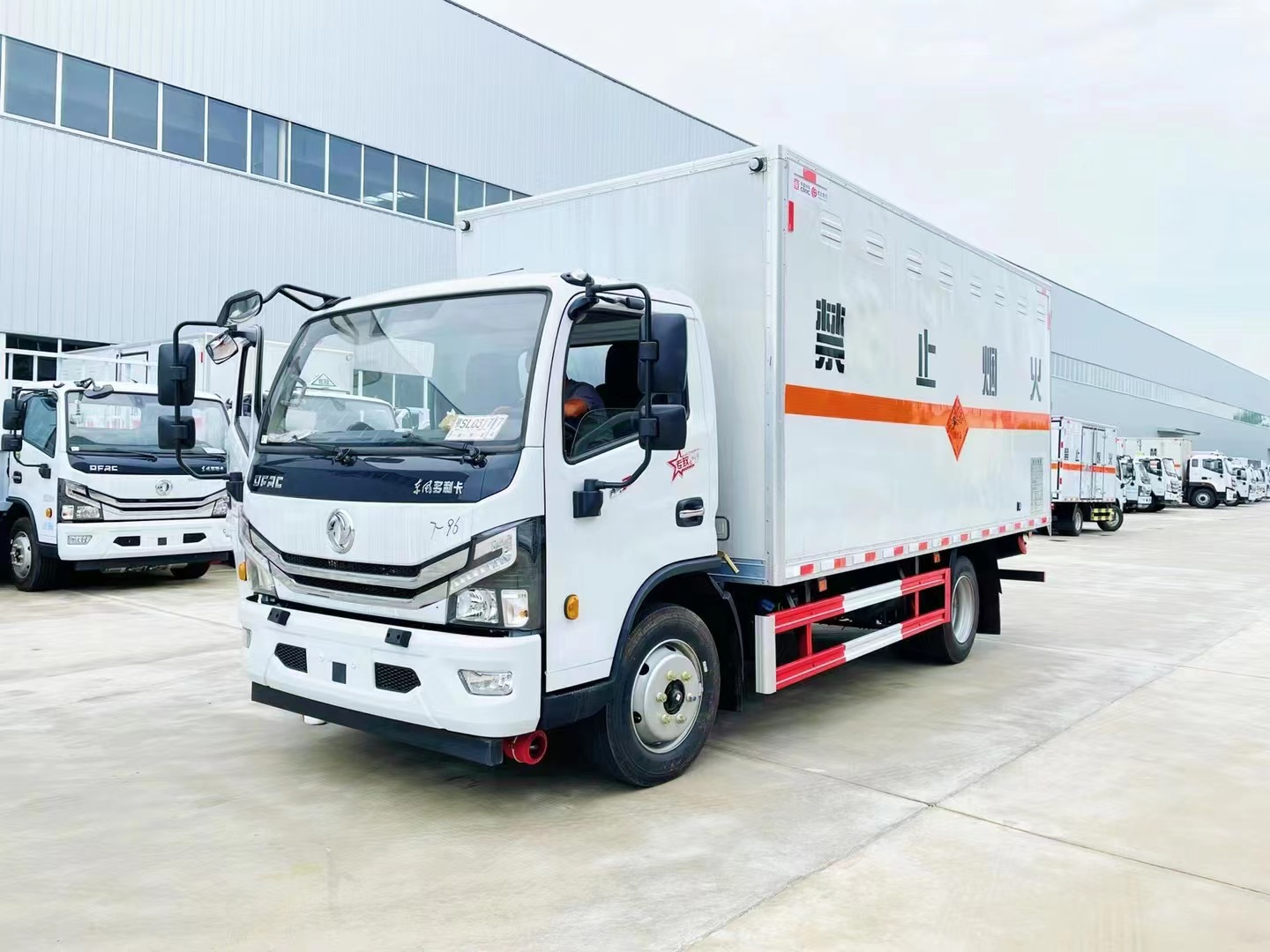 東風(fēng)多利卡7噸民爆車