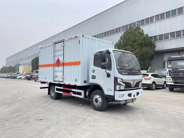 東風(fēng)福瑞卡黃牌3.6噸氣體廂式車(chē)