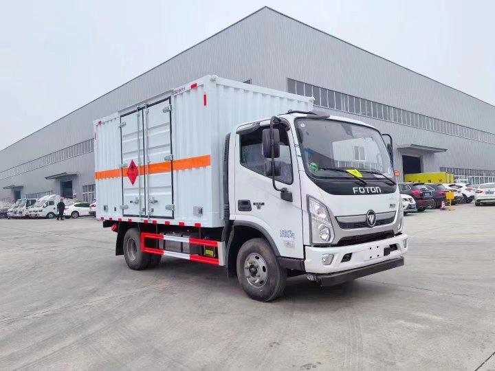 福田奧鈴4.3噸氣體廂式車(chē)