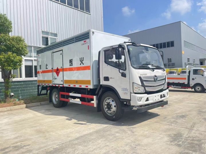 福田歐馬可6.8噸氣體廂式車(chē)