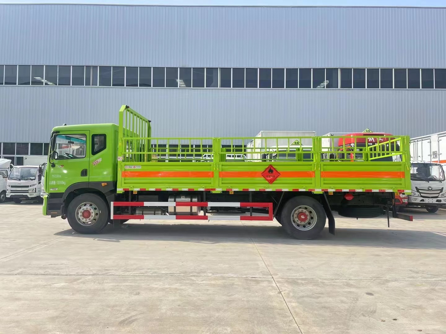 東風6.8米氣瓶運輸車