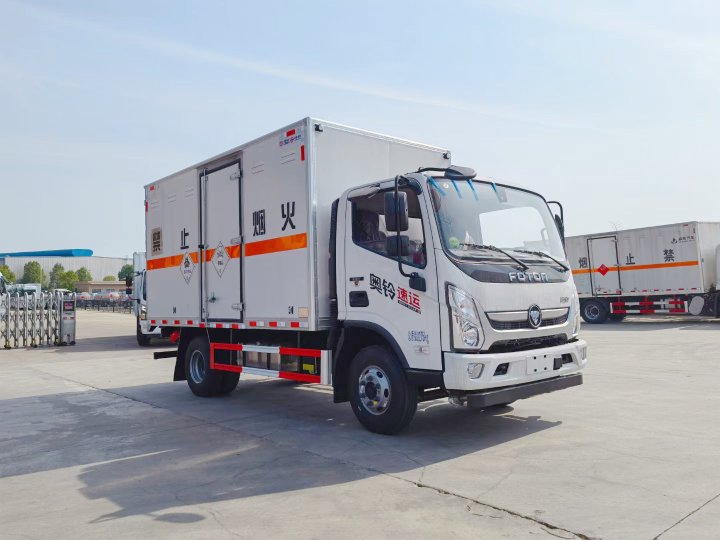 福田奧鈴4.2米毒性和感染性廂式運(yùn)輸車