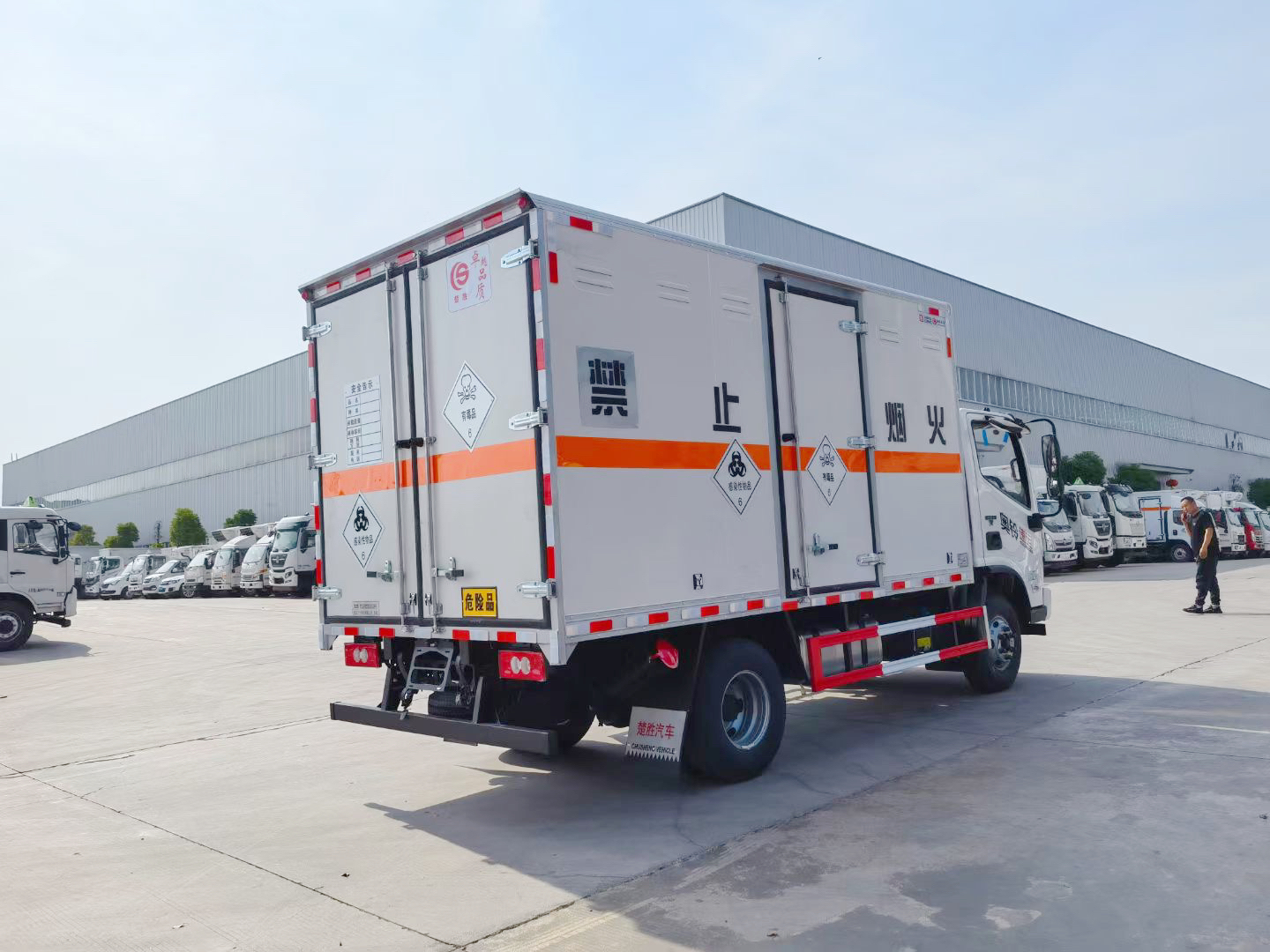 福田奧鈴4.2米毒性和感染性廂式運輸車