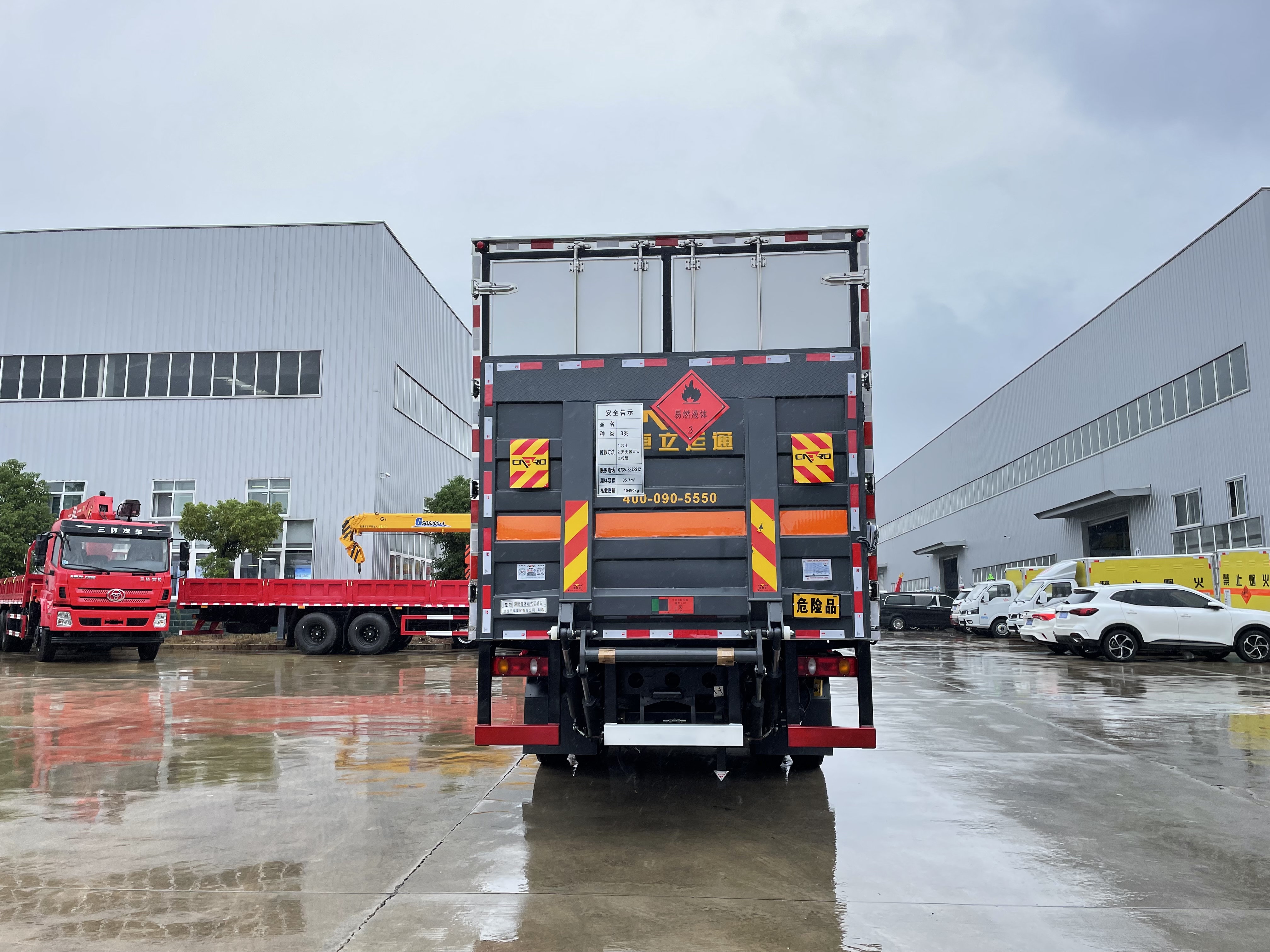 東風天錦（6.2米/6.8米）10噸液體廂式運輸車